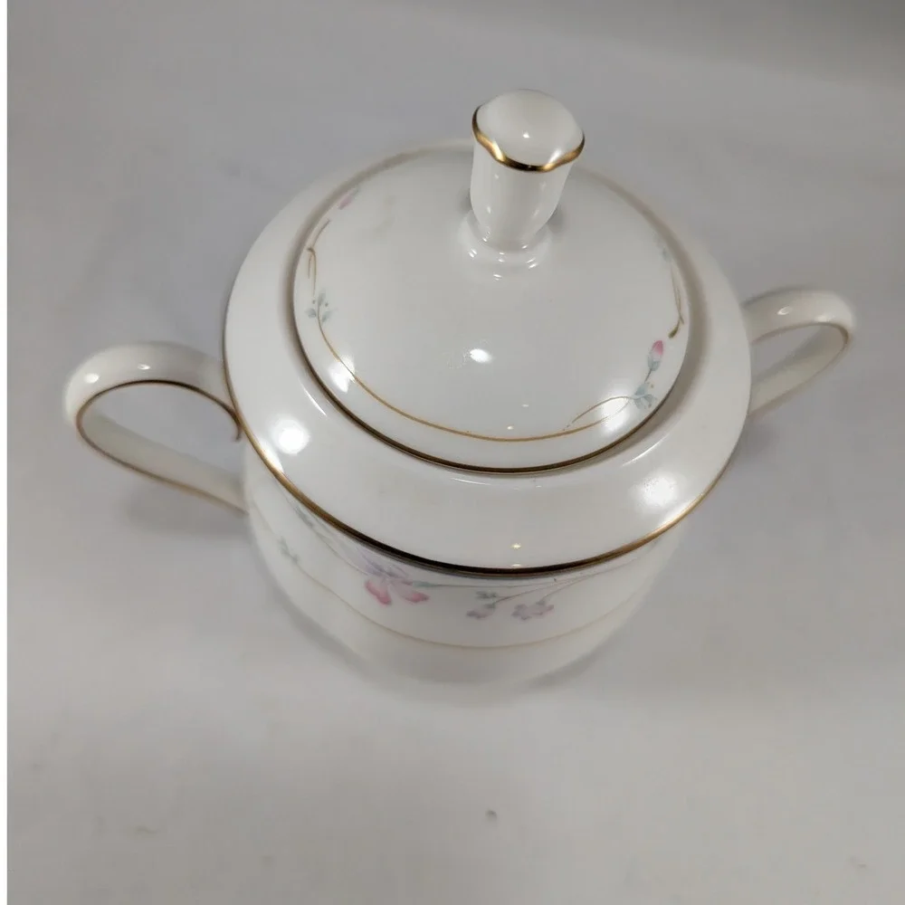 Lenox Constance Debut Collection Sugar Bowl W Lid Fine‎ Bone China Floral Gold
